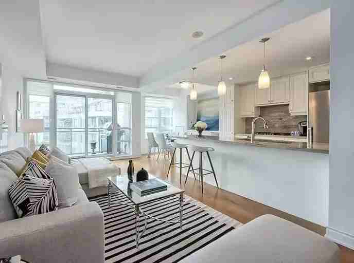 3500 Lakeshore Rd W #505