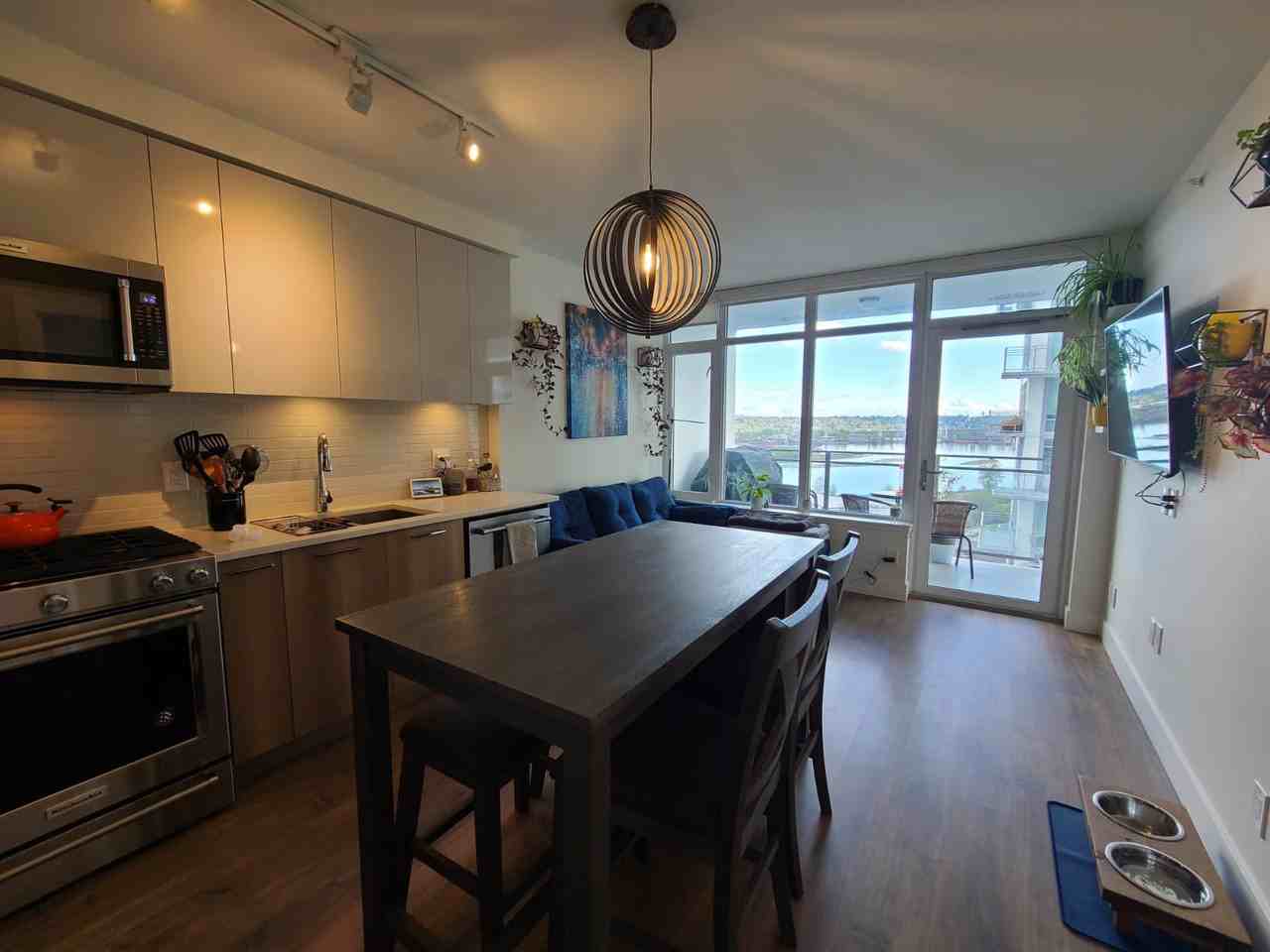 258 Nelsons Cres - Photo 2 of 21