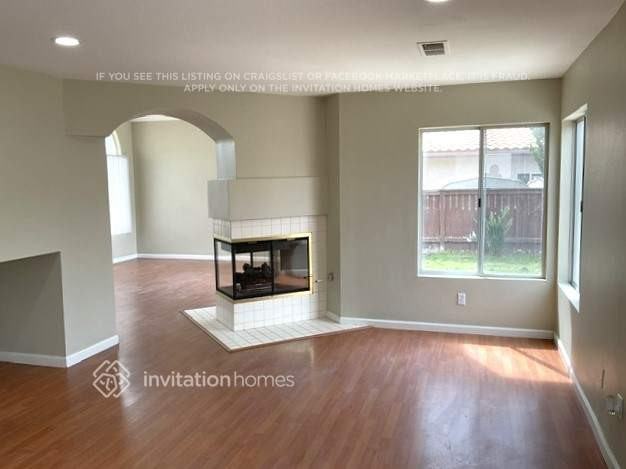34916 Heatherview Dr - Photo 2 of 19