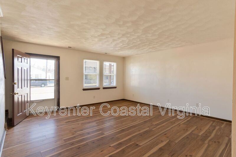3025 Williams St - Photo 2 of 16
