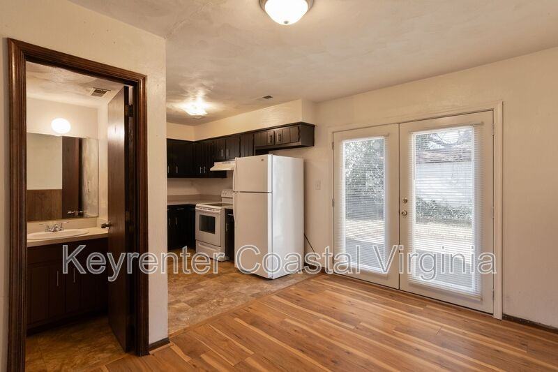 3025 Williams St - Photo 3 of 16
