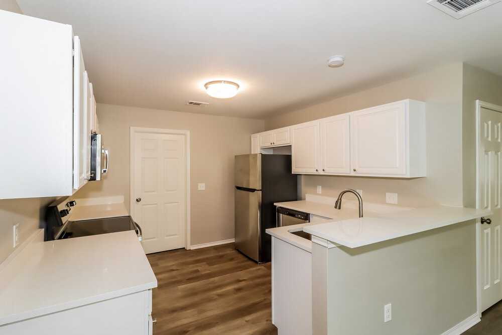 1008 Moon Glow Dr - Photo 6 of 16