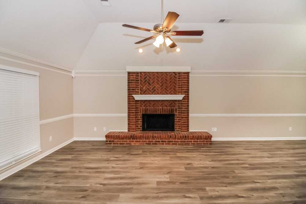 8695 Chris Suzanne Cir - Photo 4 of 17