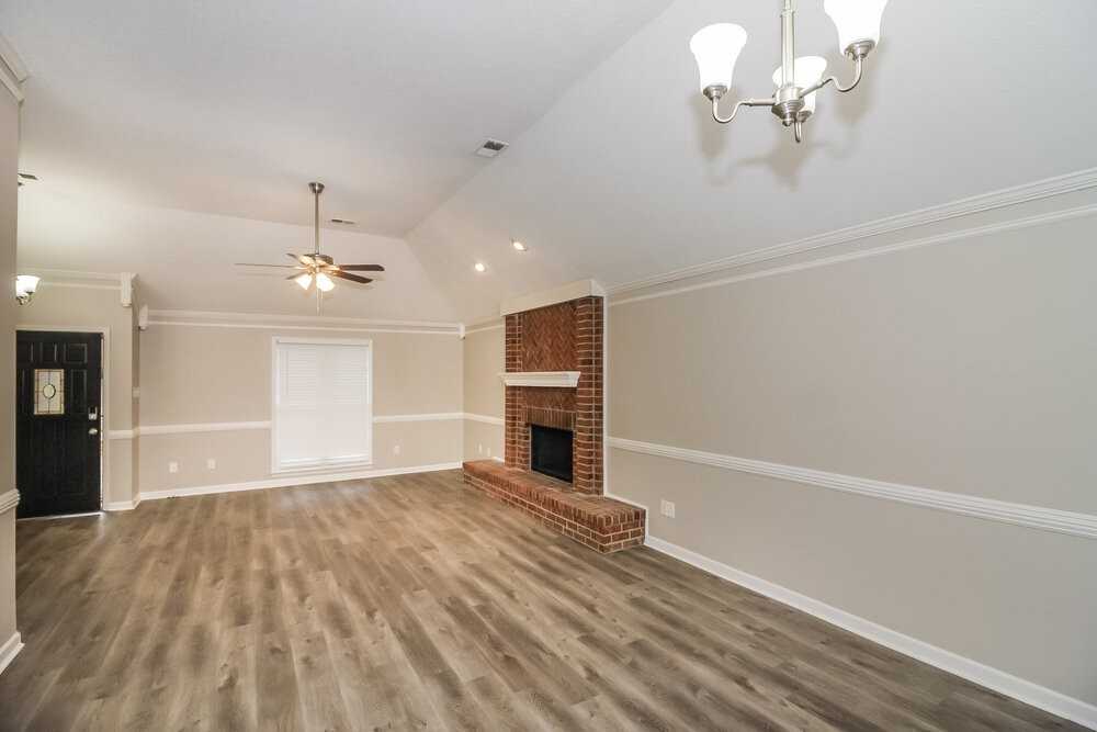 8695 Chris Suzanne Cir - Photo 5 of 17