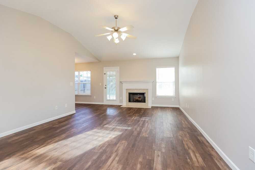 804 Birchmill Pt N - Photo 3 of 16