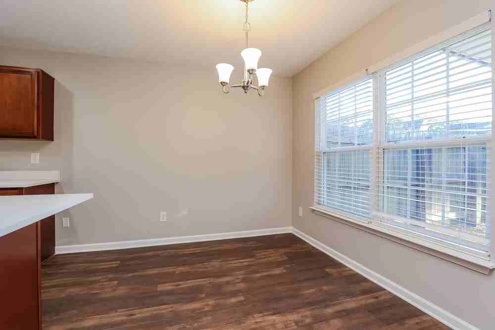 804 Birchmill Pt N - Photo 5 of 16