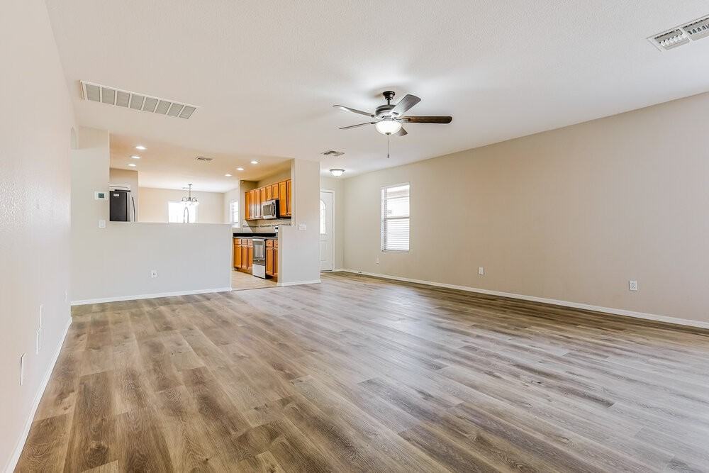 33897 N Wash View Rd - Photo 5 of 19