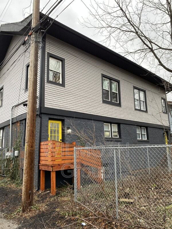 321 E 31st St #1 - Photo 2 of 21