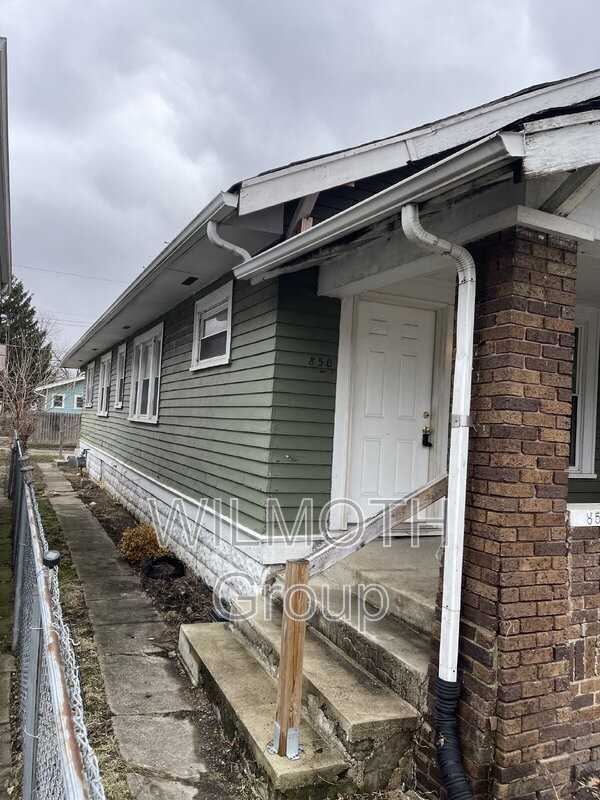 850 N Dearborn St #1 - Photo 2 of 13