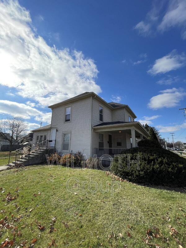 703 W North St - Photo 2 of 14