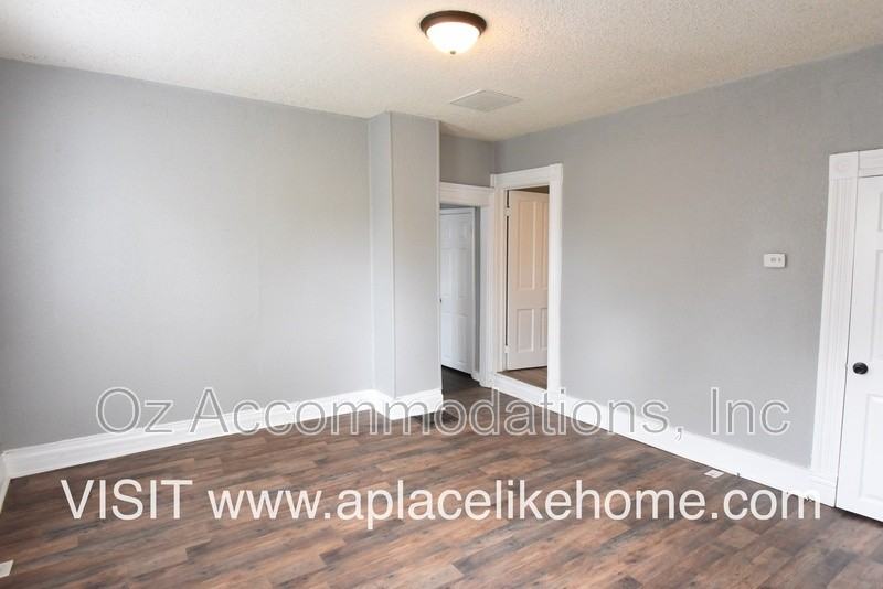 1406 N 2nd St - Photo 4 of 22