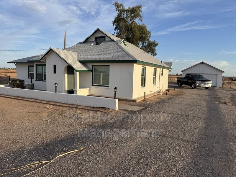 6101 East Kenilworth Road - Photo 3 of 25