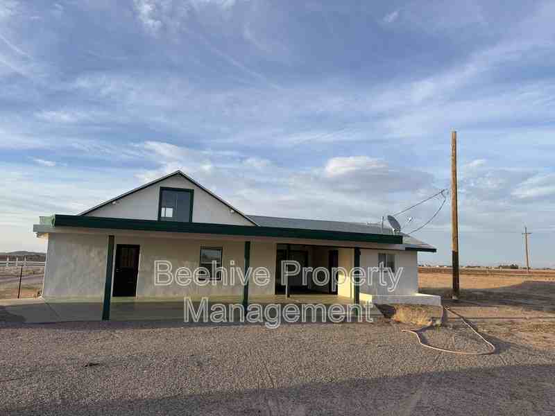 6101 East Kenilworth Road - Photo 4 of 25