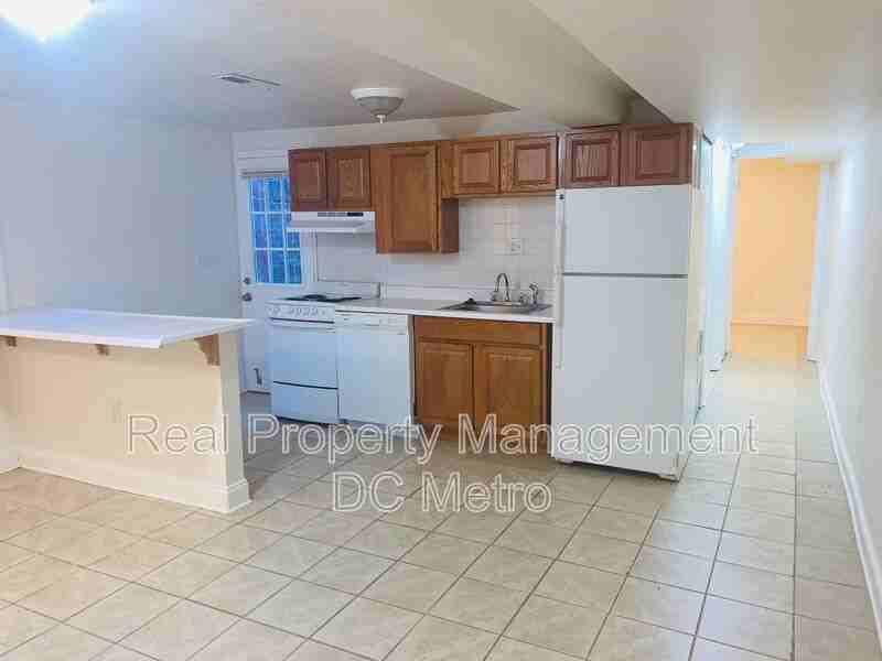 117 W St Nw #2 - Photo 2 of 12