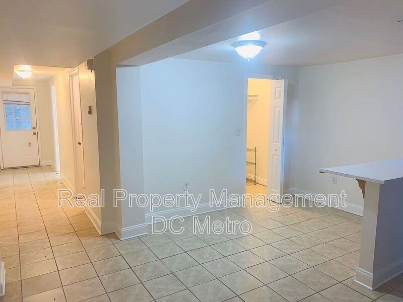 117 W St Nw #2 - Photo 3 of 12