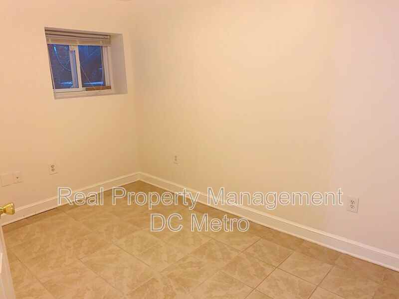 117 W St Nw #2 - Photo 5 of 12