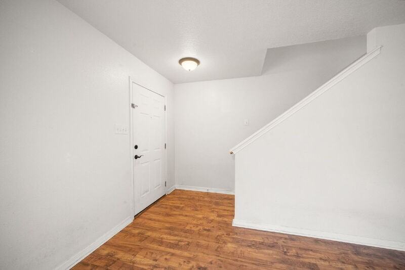 8567 Timber Ldg - Photo 5 of 37