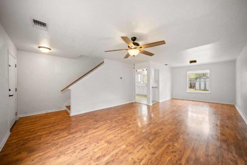 8567 Timber Ldg - Photo 7 of 37