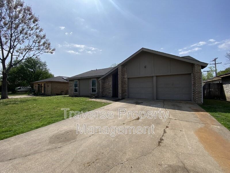 2420 Springridge Dr - Photo 2 of 26