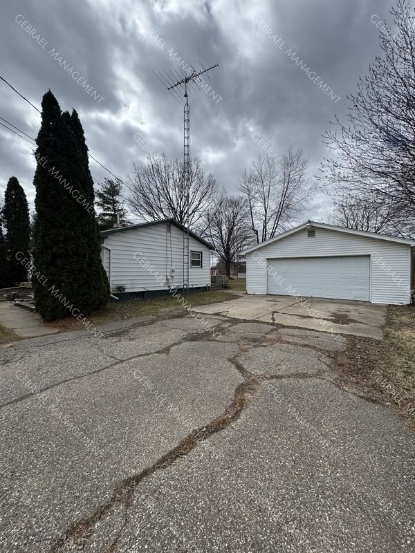 2462 Miami Beach Dr - Photo 3 of 16