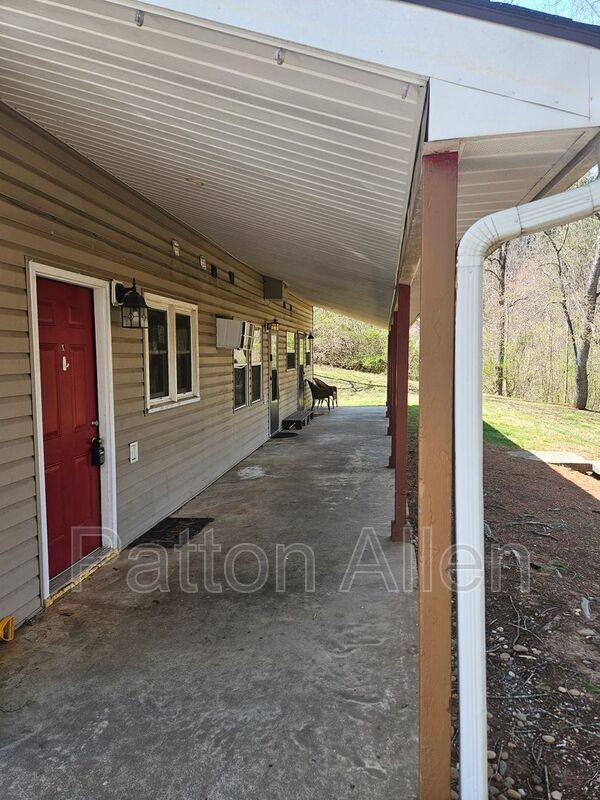 180 Stadium View Dr #X - Photo 2 of 11