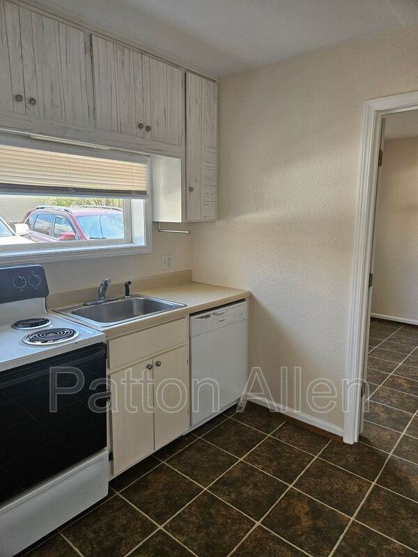 180 Stadium View Dr #X - Photo 7 of 11