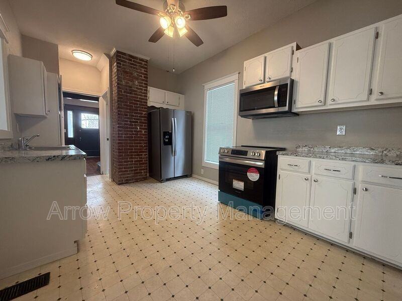 648 N 26th St - Photo 2 of 11