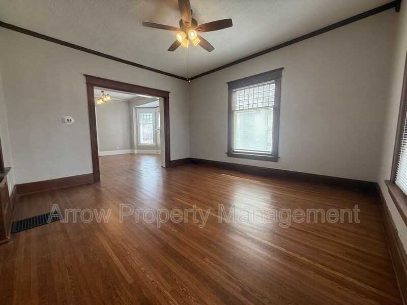 648 N 26th St - Photo 4 of 10