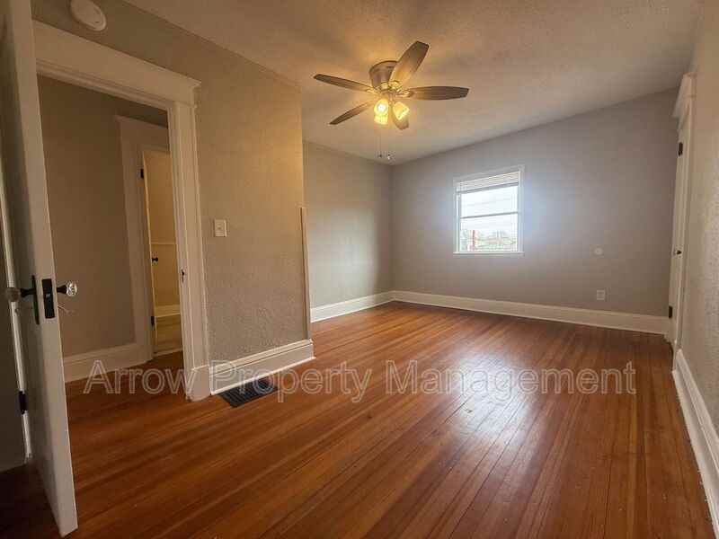 648 N 26th St - Photo 6 of 10