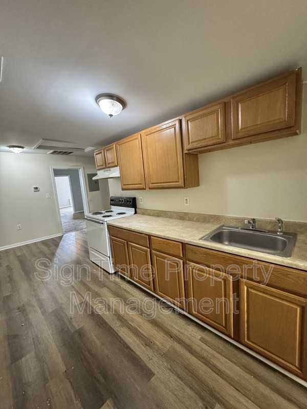 50 E Franklin St #1 - Photo 2 of 12