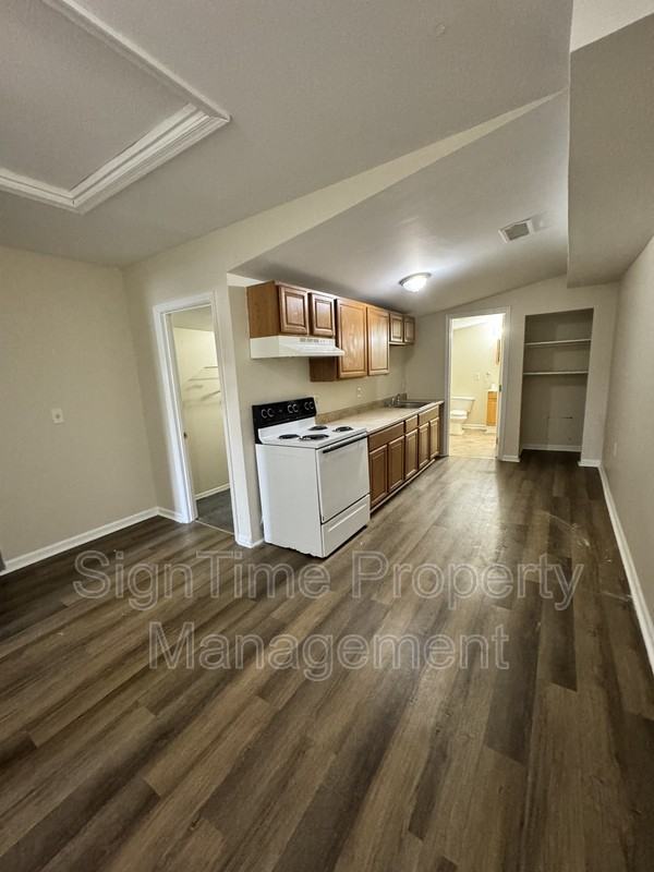 50 E Franklin St #1 - Photo 3 of 12