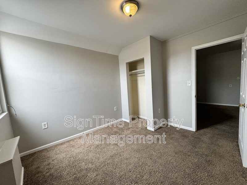 50 E Franklin St #1 - Photo 4 of 12