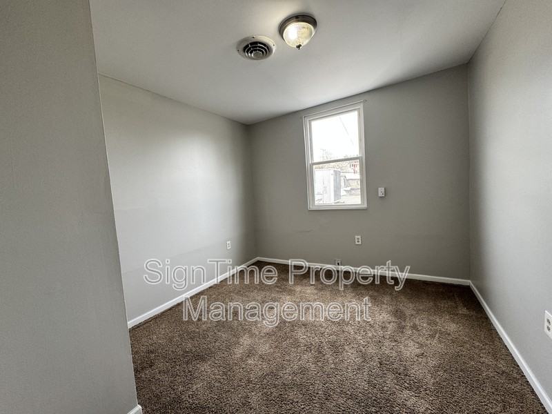 50 E Franklin St #1 - Photo 5 of 12