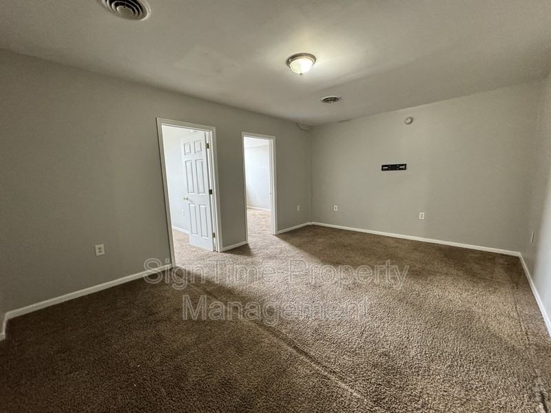 50 E Franklin St #1 - Photo 6 of 12