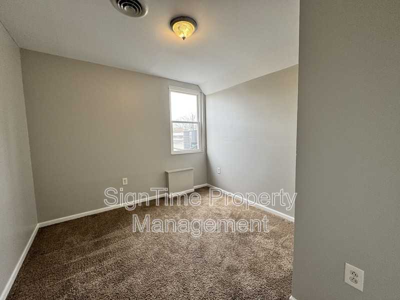 50 E Franklin St #1 - Photo 7 of 12