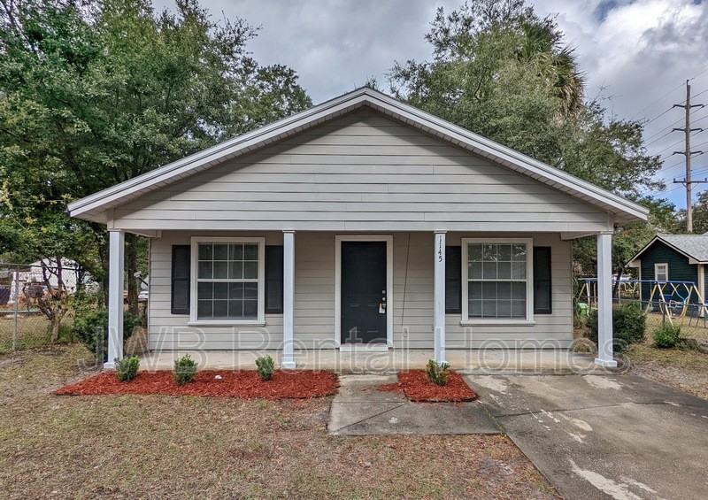 1145 Joseph St - Photo 2 of 7