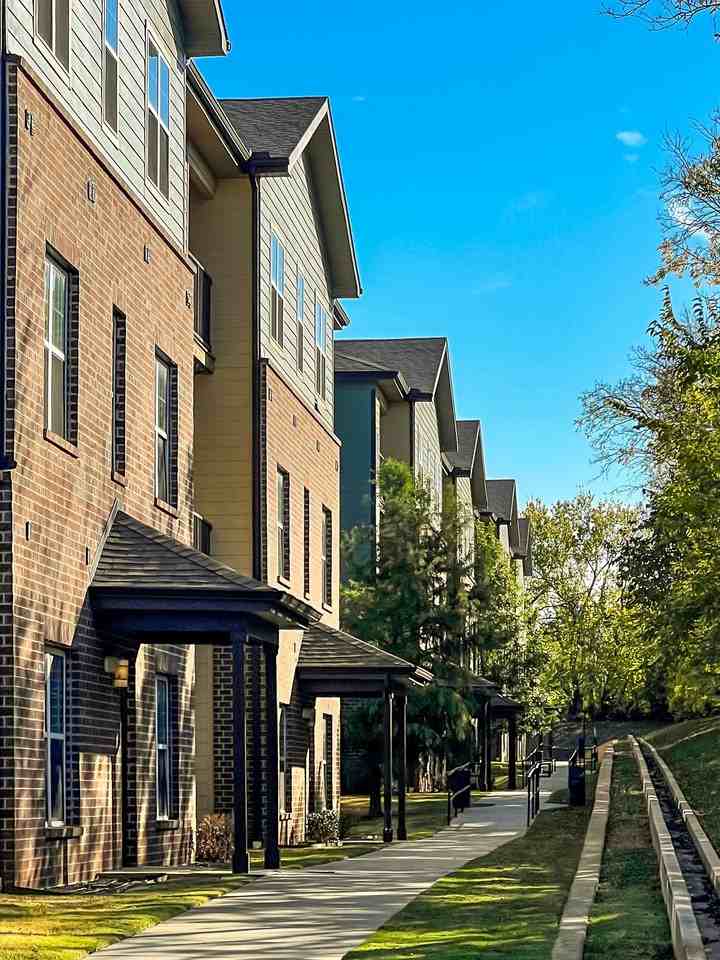 605 Sw 119th Street - Photo 3 of 48