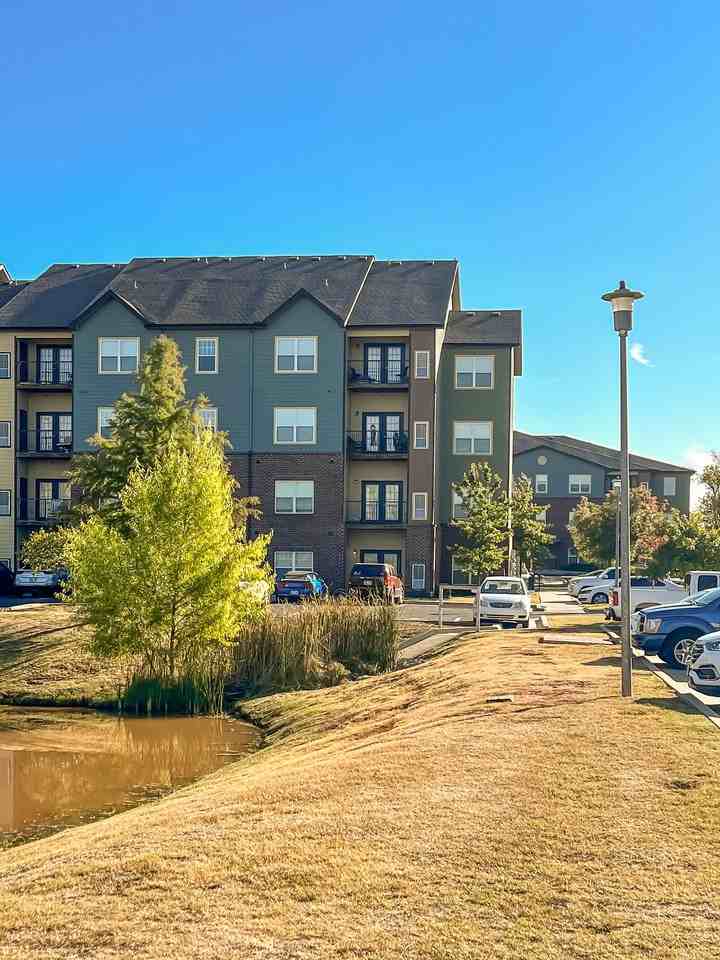 605 Sw 119th Street - Photo 4 of 48