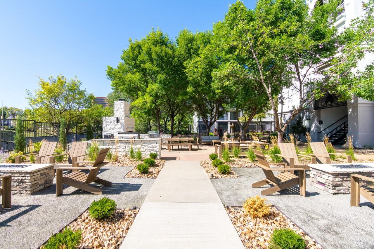 Fountain View on the Plaza - Photo 7 of 27