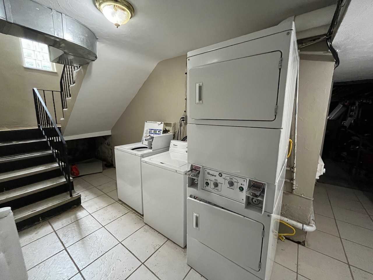 Fifth 6780 - Photo 2 of 17