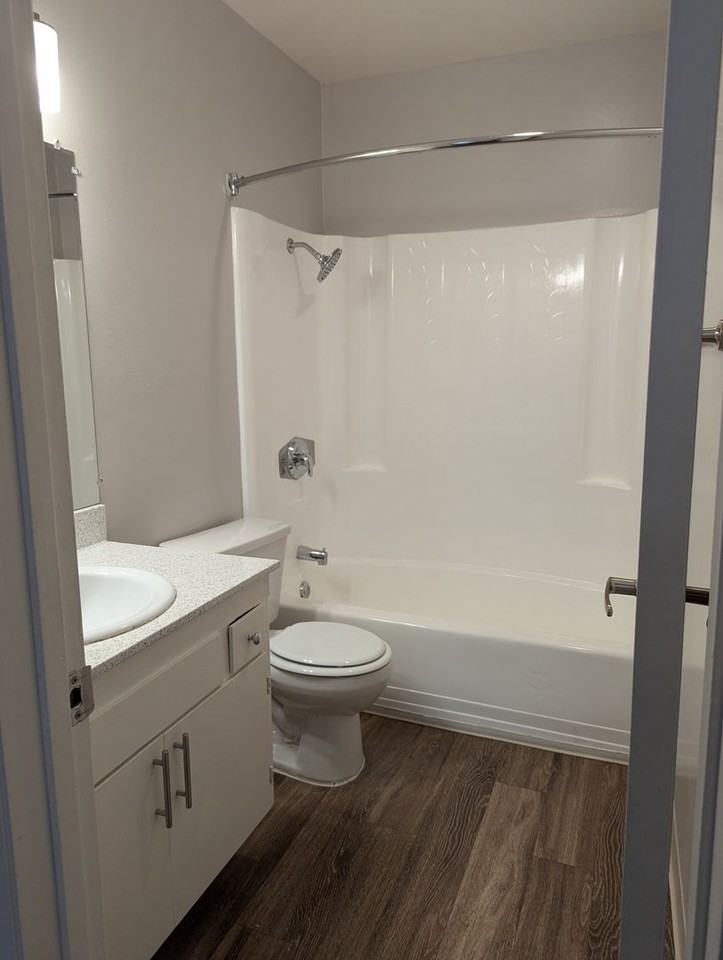 13312 Community Rd - Photo 3 of 11