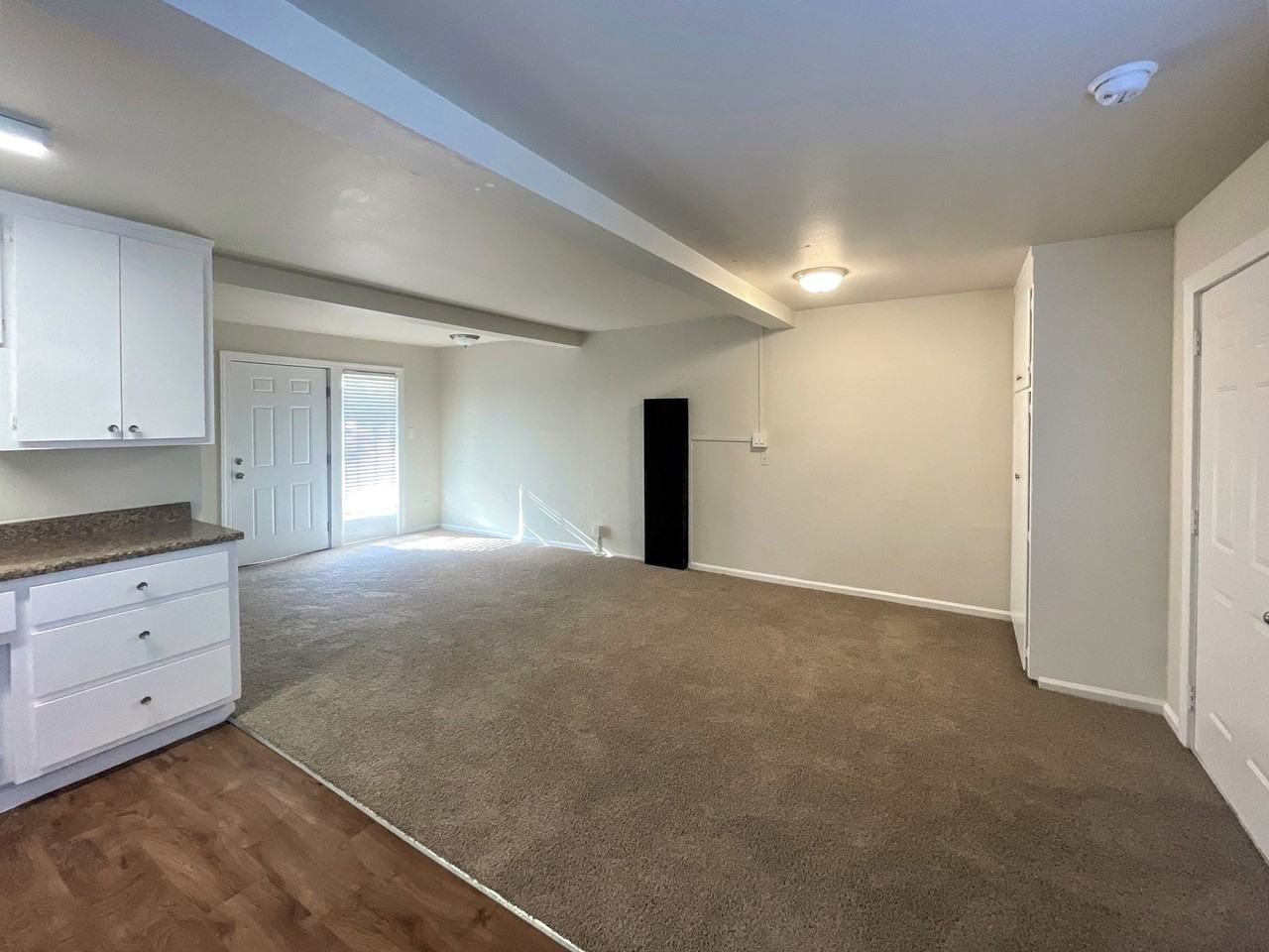 Lincoln Courtyards at 531 Glendora Avenue - Photo 7 of 32