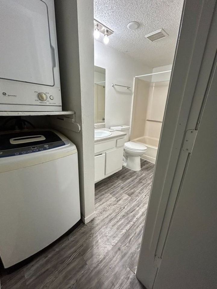 5901 S May Ave - Photo 6 of 17