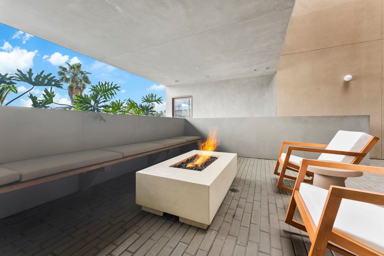 Fora - Photo 4 of 13