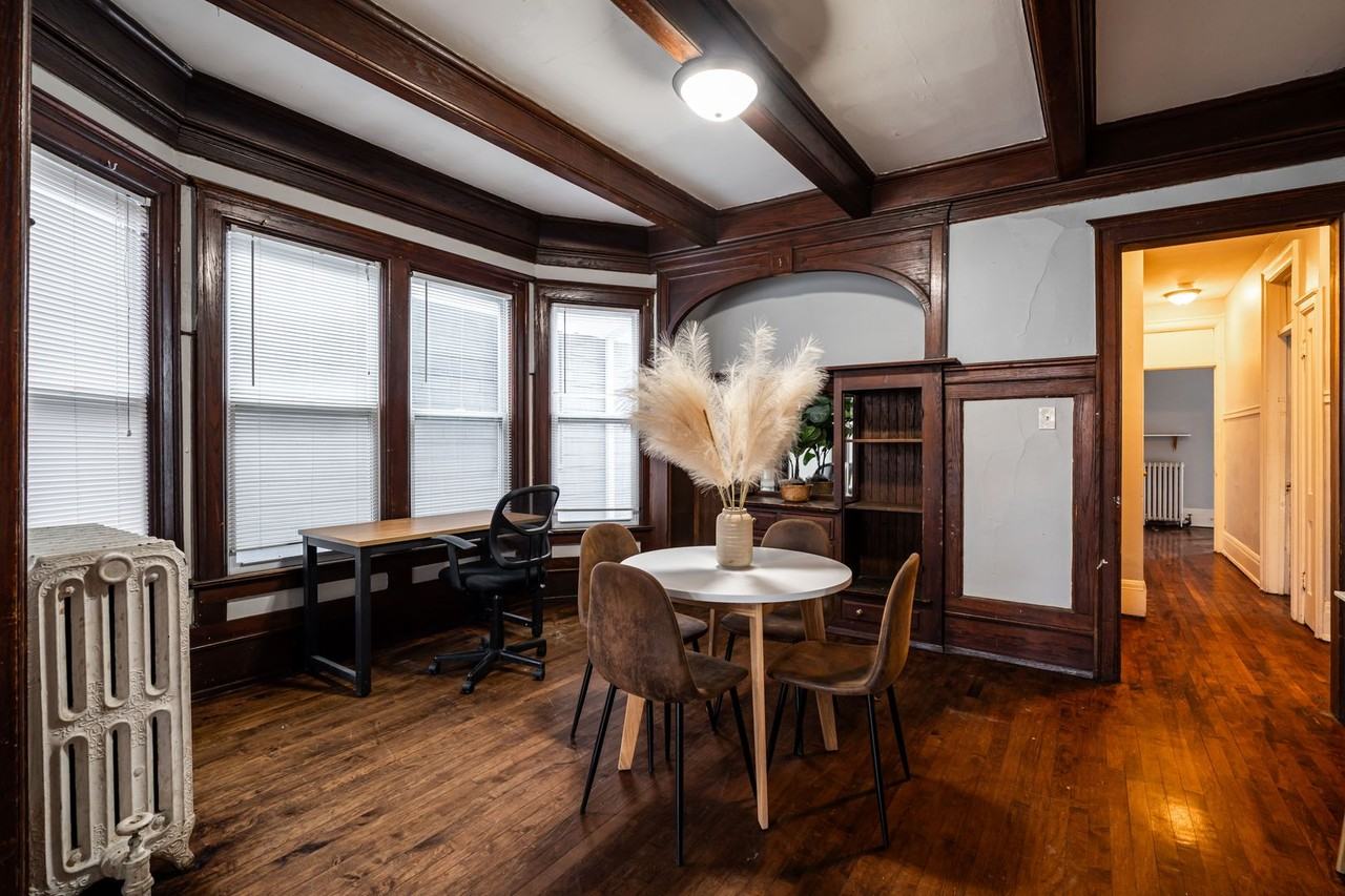 2943 N Maryland Ave - Photo 5 of 30