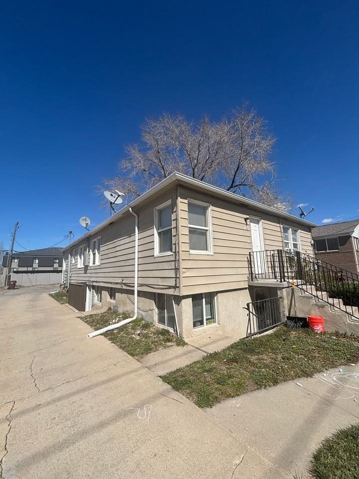 742 Wasatch 4 Plex - Photo 3 of 6