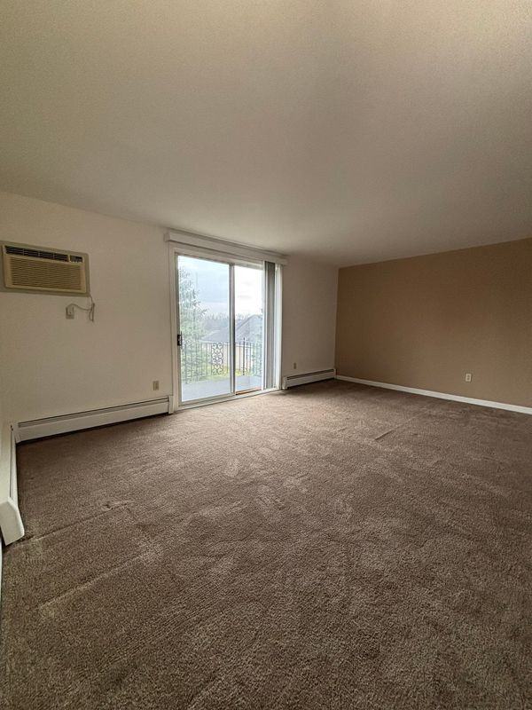 31 Losson Garden Dr ##4 - Photo 3 of 14