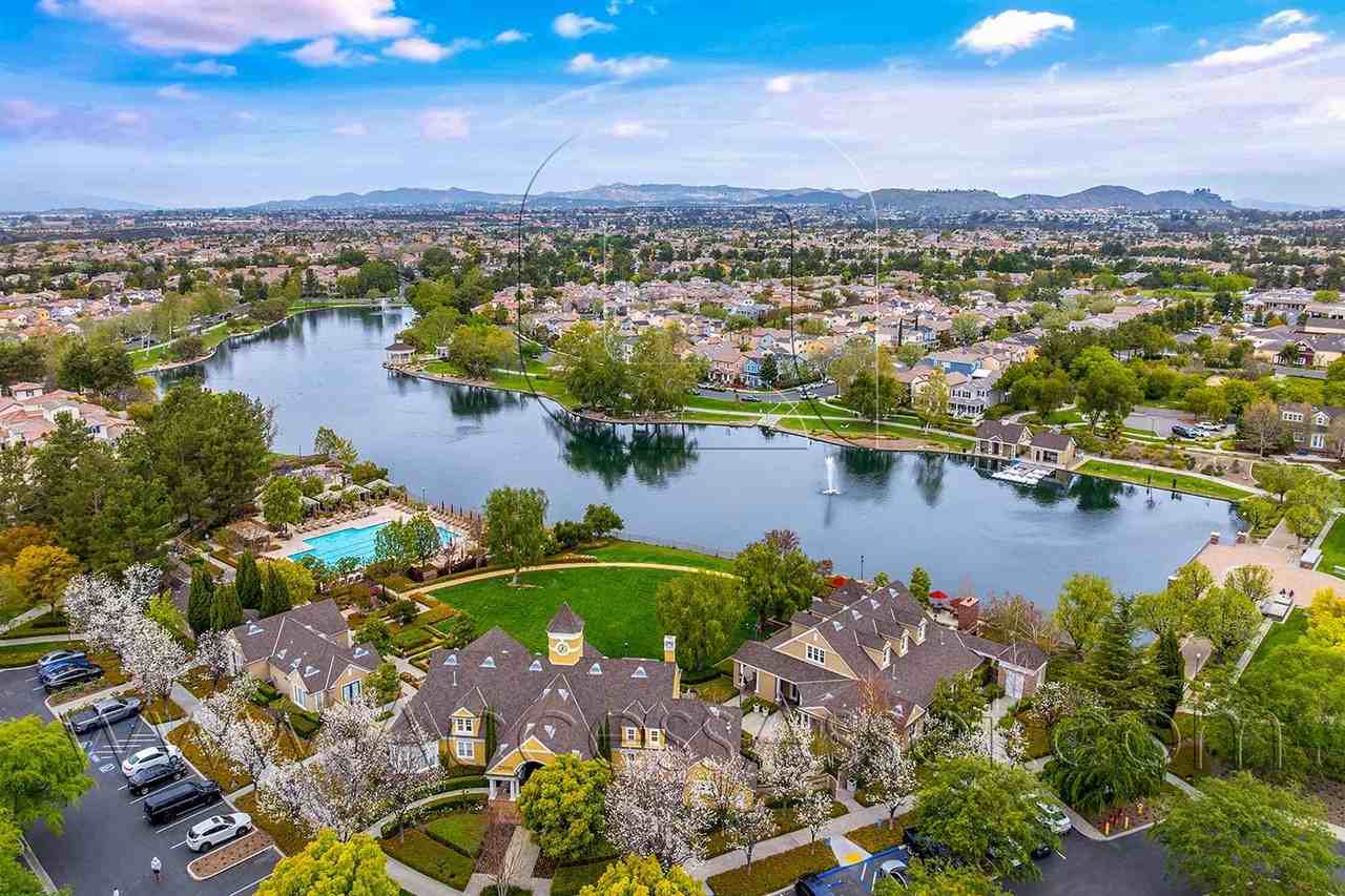 40190 Rosewell Ct - Photo 4 of 35