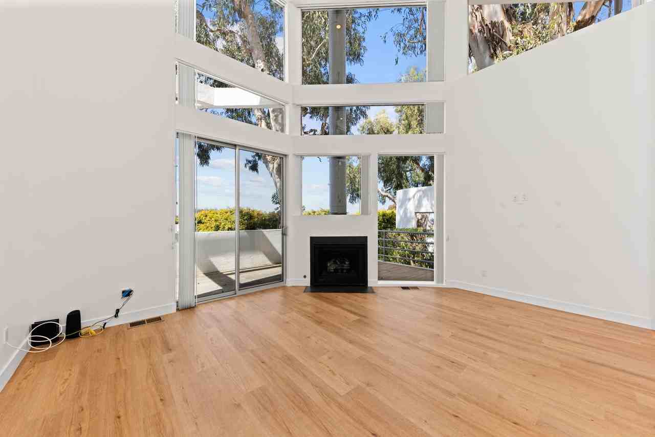 232 4th St - Photo 3 of 31