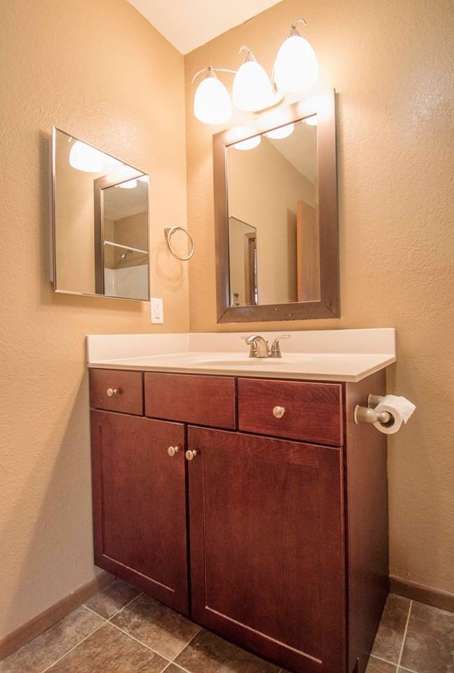 Lancaster Park Townhomes - Photo 6 of 13
